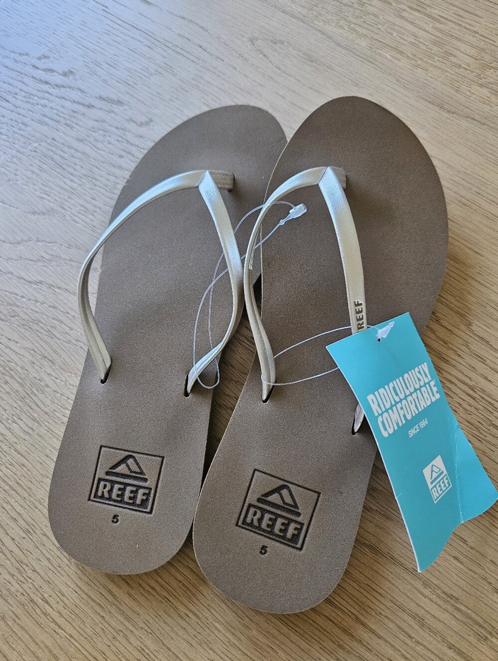 Reef Gold Flip Flops – Women's Size 5